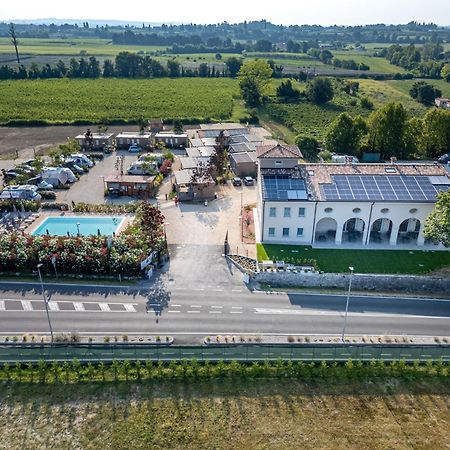 I Campi Wine Relais Hotel Ronchi  Luaran gambar